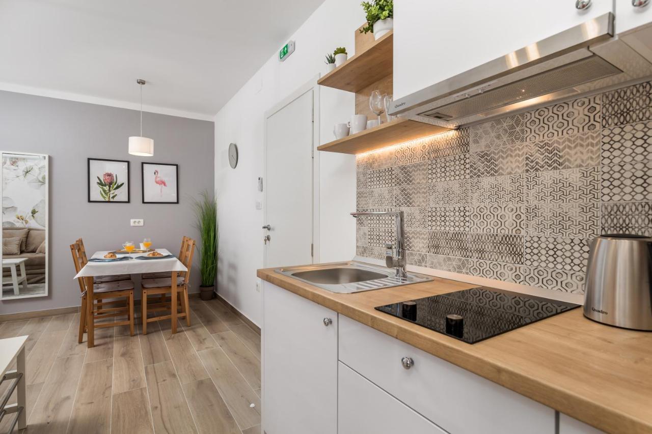 Srnec Apartments - Ciottina リエカ エクステリア 写真