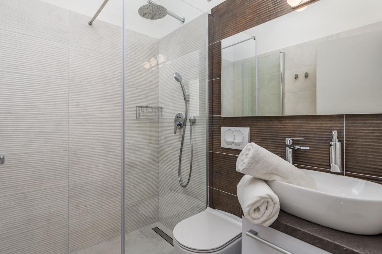 Srnec Apartments - Ciottina リエカ エクステリア 写真