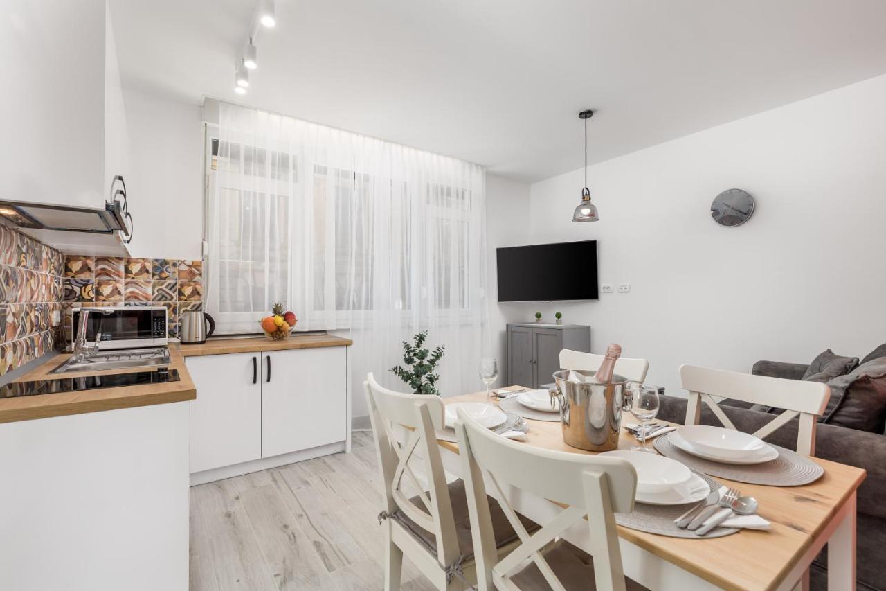Srnec Apartments - Ciottina リエカ エクステリア 写真